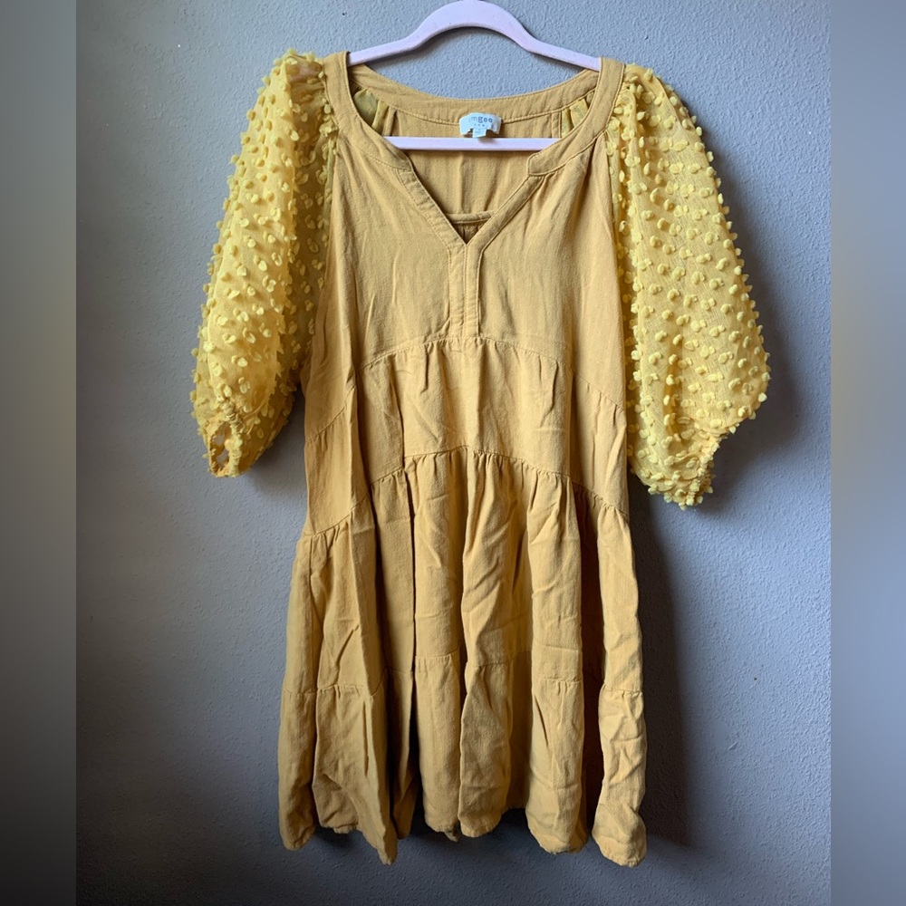 Umgee dress. Swiss dot sleeves. Size L.